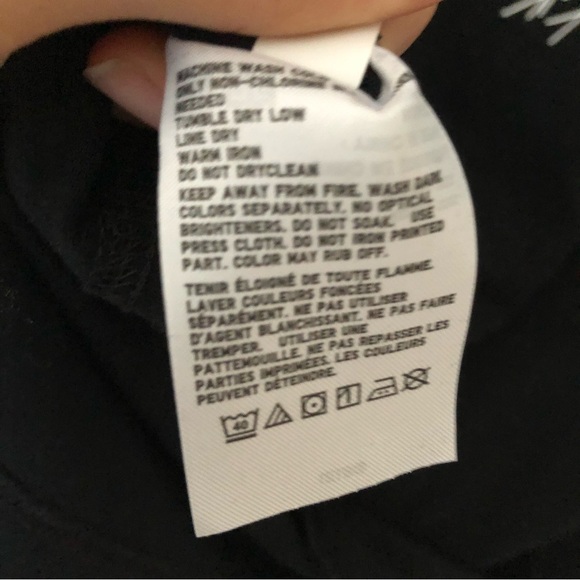 Uniqlo X BT21 Graphic Tee (size large) - Picture 9 of 10